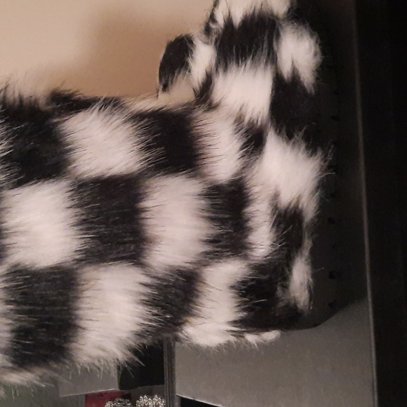 aspen Shoes - A bootie